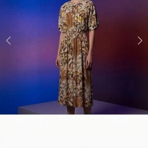 HM  floral dress Withl short sleeves